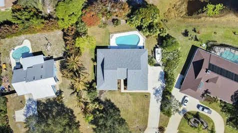 899 Ne Juniper Place Jensen Beach FL 34957