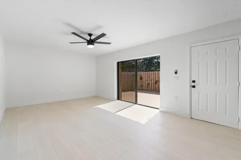 2897 Sw 22nd Circle Delray Beach FL 33445