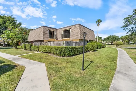 2897 Sw 22nd Circle Delray Beach FL 33445