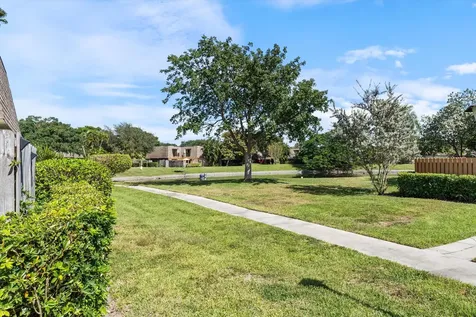 2897 Sw 22nd Circle Delray Beach FL 33445
