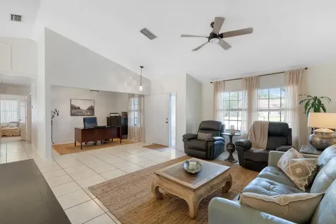 26 Cedar Circle Boynton Beach FL 33436