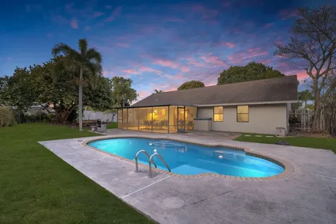 26 Cedar Circle Boynton Beach FL 33436