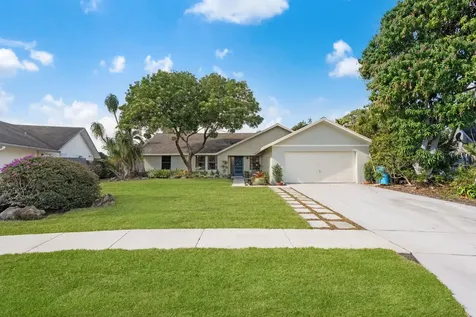 26 Cedar Circle Boynton Beach FL 33436
