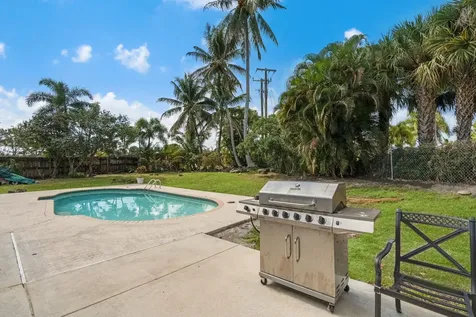 26 Cedar Circle Boynton Beach FL 33436