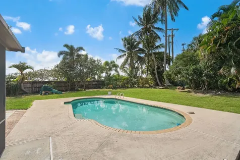 26 Cedar Circle Boynton Beach FL 33436