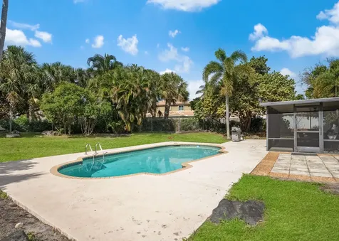 26 Cedar Circle Boynton Beach FL 33436