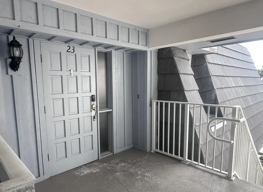 423 Pine Tree Court Atlantis FL 33462