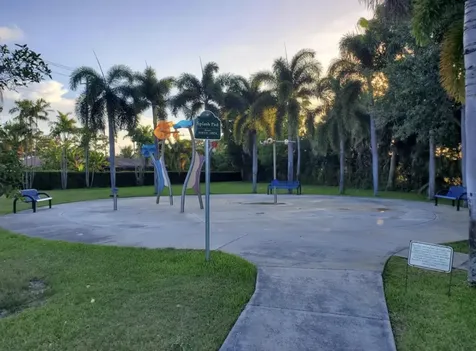 423 Pine Tree Court Atlantis FL 33462