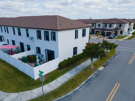 10902 W 33rd Way Hialeah FL 33018