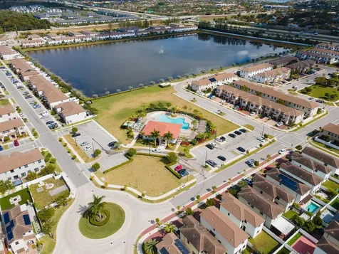 10902 W 33rd Way Hialeah FL 33018