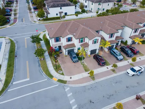 10902 W 33rd Way Hialeah FL 33018