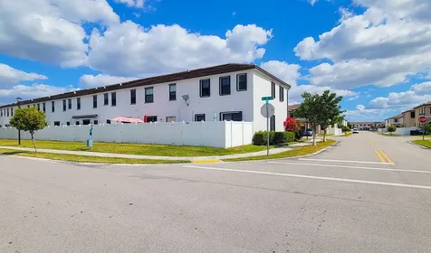 10902 W 33rd Way Hialeah FL 33018