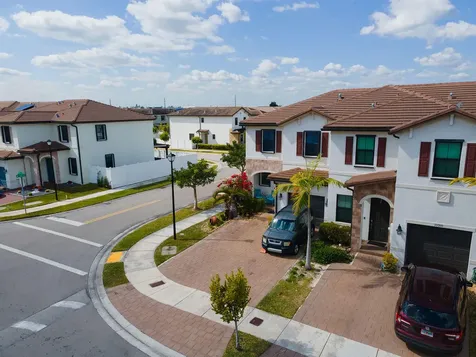 10902 W 33rd Way Hialeah FL 33018