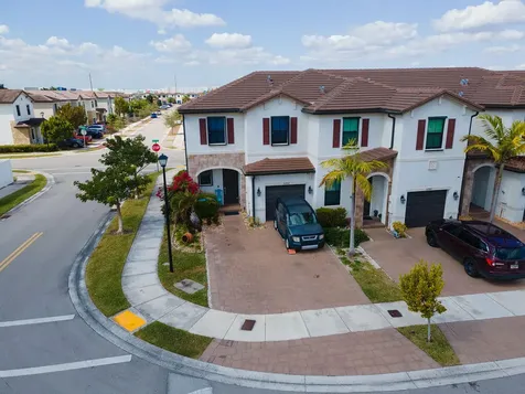 10902 W 33rd Way Hialeah FL 33018