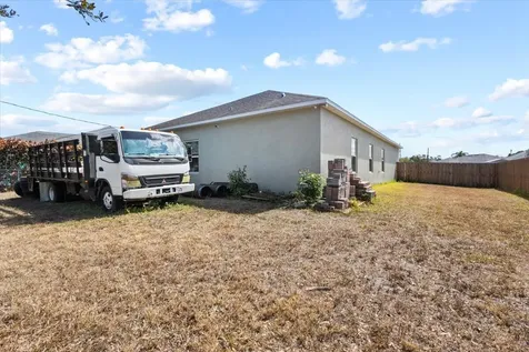 555 Sw Halibut Avenue Port Saint Lucie FL 34953