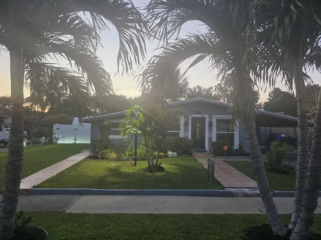 621 Sw 56th Avenue Margate FL 33068