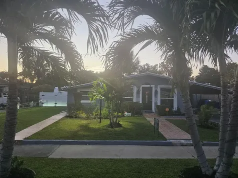 621 Sw 56th Avenue Margate FL 33068
