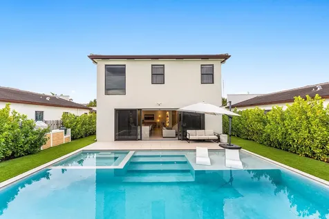 312 Ne 210th Way Miami FL 33179