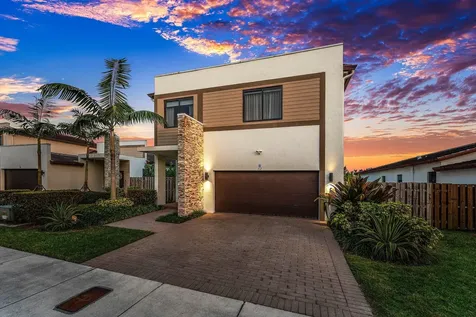 312 Ne 210th Way Miami FL 33179