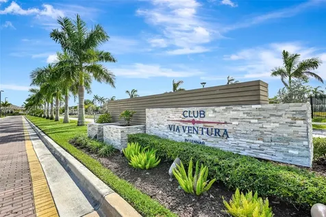 312 Ne 210th Way Miami FL 33179