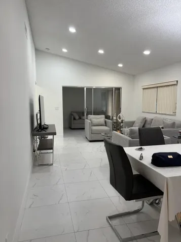 8065 Springtree Road Boca Raton FL 33496
