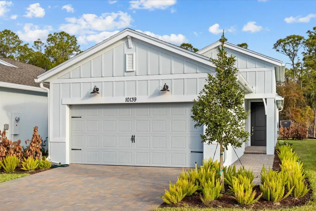 10139 NW Dreamweaver Road Port Saint Lucie FL 34987