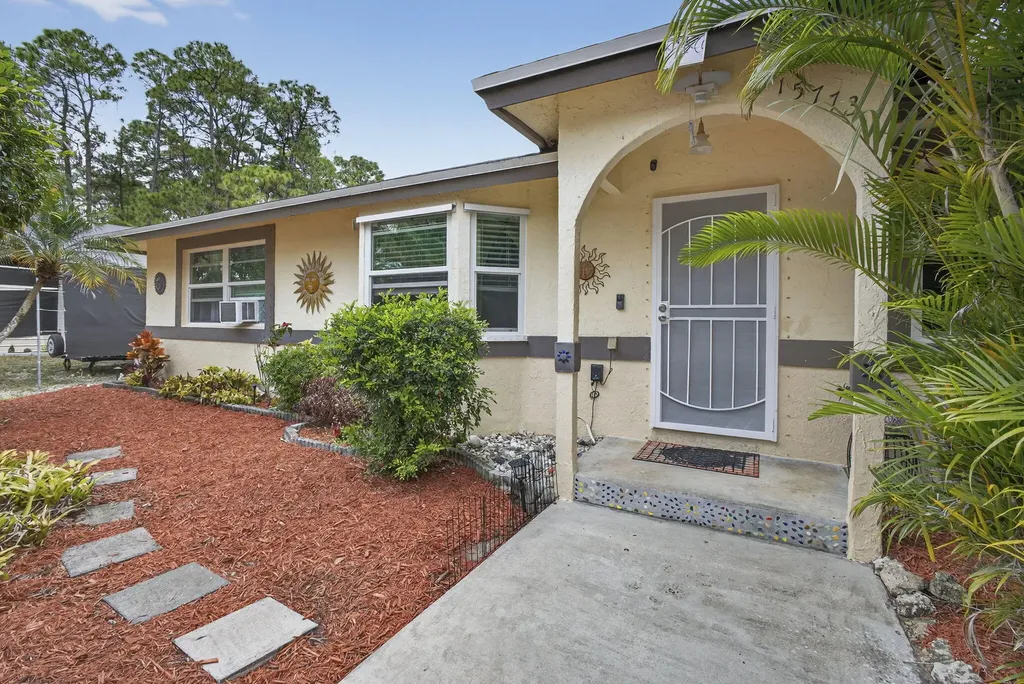 15773 85th Road Loxahatchee FL 33470