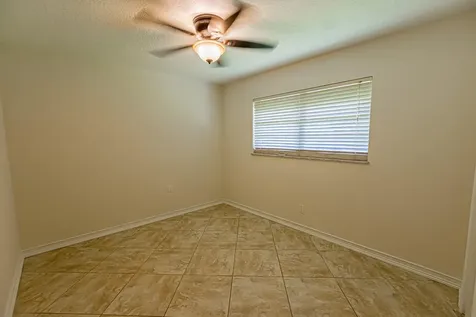 471 Se Lamon Lane Port Saint Lucie FL 34983