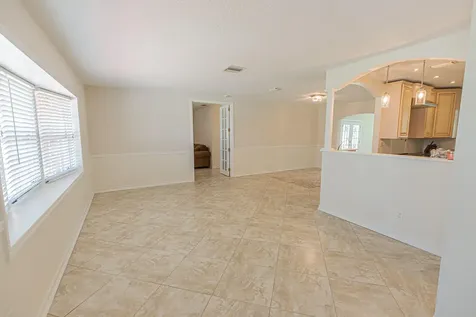471 Se Lamon Lane Port Saint Lucie FL 34983
