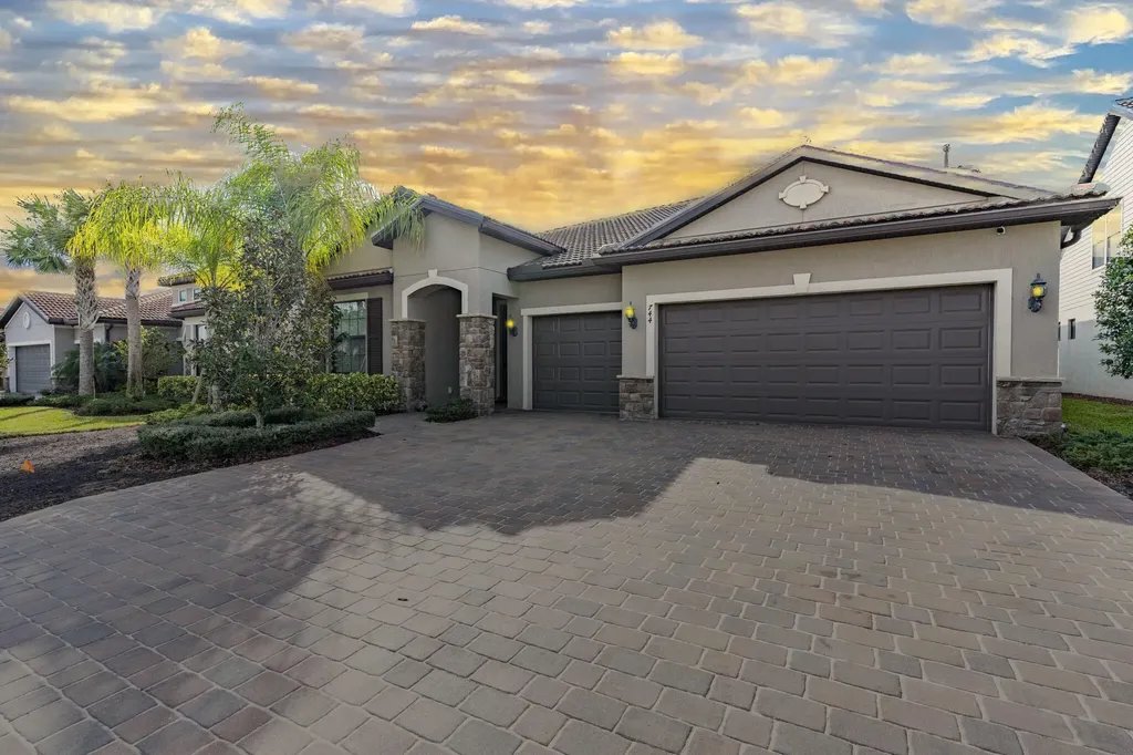 744 Se Villandry Way Port Saint Lucie FL 34983