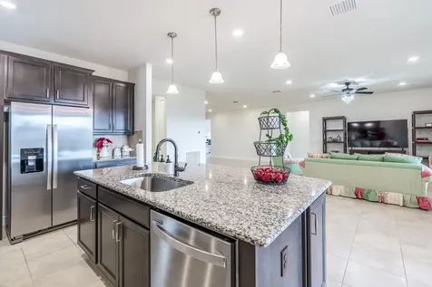 744 Se Villandry Way Port Saint Lucie FL 34983