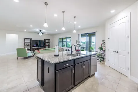 744 Se Villandry Way Port Saint Lucie FL 34983