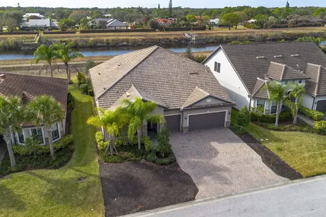 744 Se Villandry Way Port Saint Lucie FL 34983