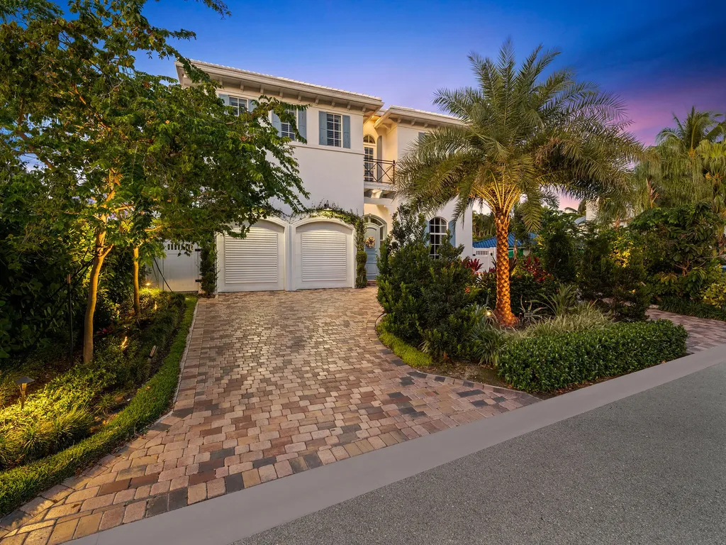 1025 Vista Del Mar Drive Delray Beach FL 33483