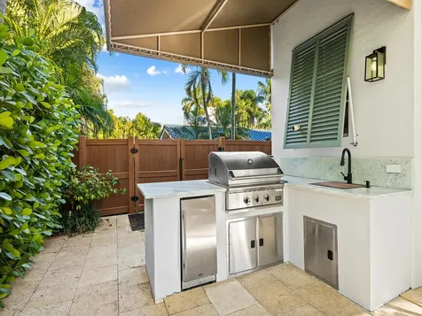 1025 Vista Del Mar Drive Delray Beach FL 33483
