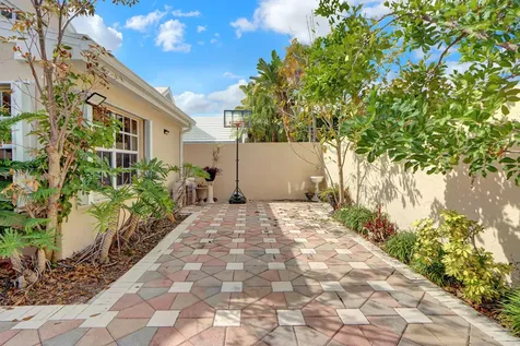 12 Brighton Court Palm Beach Gardens FL 33418