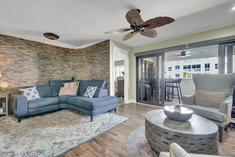 330 Se 20th Avenue Deerfield Beach FL 33441