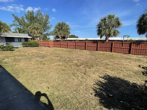 913 S G Street Lake Worth Beach FL 33460