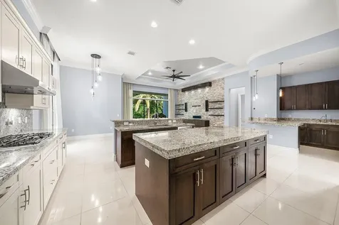 8221 Banpo Bridge Way Delray Beach FL 33446