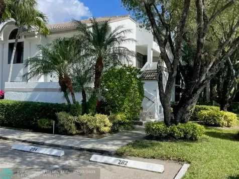 7485 Glendevon Lane Delray Beach FL 33446