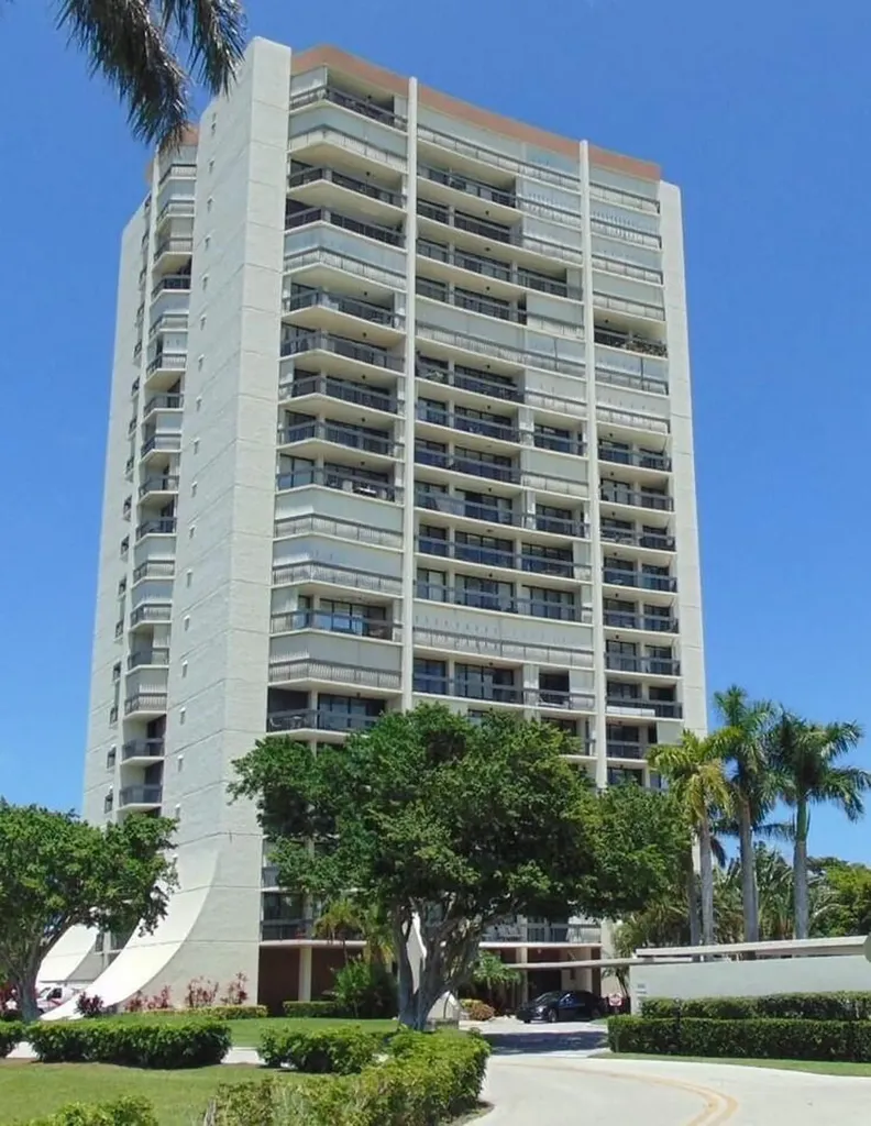 2000 Presidential Way West Palm Beach FL 33401