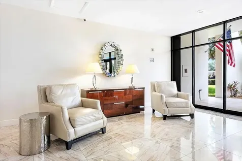 2000 Presidential Way West Palm Beach FL 33401