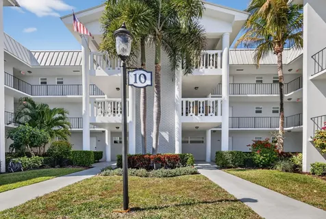 10 Colonial Club Drive Boynton Beach FL 33435