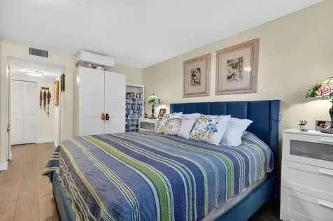 10 Colonial Club Drive Boynton Beach FL 33435