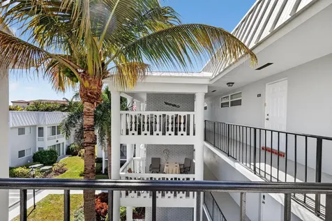 10 Colonial Club Drive Boynton Beach FL 33435