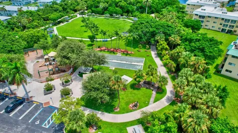 10 Colonial Club Drive Boynton Beach FL 33435