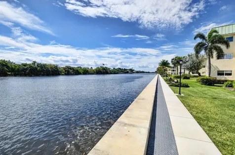 10 Colonial Club Drive Boynton Beach FL 33435