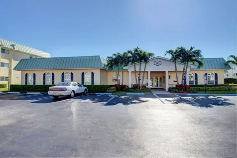 10 Colonial Club Drive Boynton Beach FL 33435