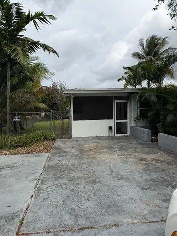 5601 Pierce Street Hollywood FL 33021