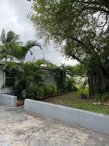 5601 Pierce Street Hollywood FL 33021